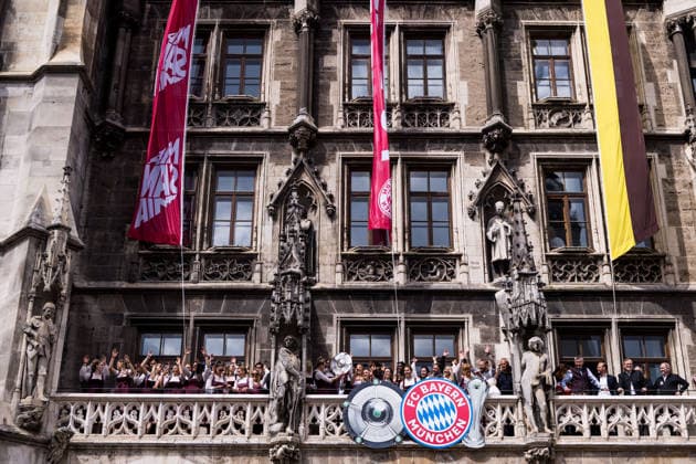 MUNICH, GERMANY - MAY 18: Players of FC Bayern Muenchen celebrate the successful season with the fans on the balcony of the townhall during the Meisterfeier of FC Bayern Muenchen women at Marienplatz on May 18, 2026 in Munich, Germany. Bavaria Germany Copyright: xSteffiexWunderlx