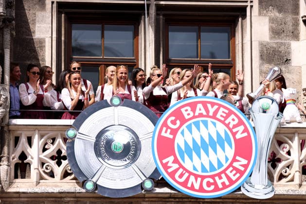Football, Women, Bundesliga, Season 2025 2026, FC Bayern Munich,Women, Double celebration, Rathausbalkon, Marienplatz The FC Bayern women celebrating on the Rathausbalkon