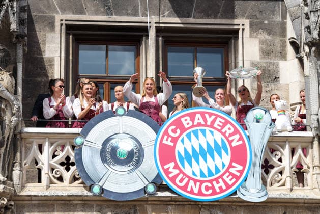 The FC Bayern Muenchen womens team on the town hall balcony, GER, FC Bayern Muenchen womens reception at the town hall and championship celebration at Marienplatz, 18 05 2026, GER, FC Bayern Muenchen womens reception at the town hall and championship celebration at Marienplatz, 18 05 2026 Muenchen Copyright: xEibner-Pressefoto JennixMaulx EP_JML