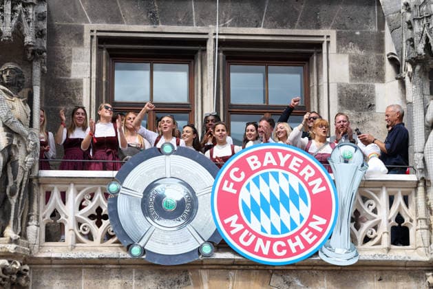 Das Team der FC Bayern Muenchen Frauen auf dem Rathaus-Balkon, GER, Empfang der FC Bayern Muenchen Frauen im Rathaus und Meisterfeier am Marienplatz, 18.05.2026, GER, Empfang der FC Bayern Muenchen Frauen im Rathaus und Meisterfeier am Marienplatz, 18.05.2026 Muenchen *** The FC Bayern Muenchen womens team on the town hall balcony, GER, FC Bayern Muenchen womens reception at the town hall and championship celebration at Marienplatz, 18 05 2026, GER, FC Bayern Muenchen womens reception at the town hall and championship celebration at Marienplatz, 18 05 2026 Muenchen Copyright: xEibner-Pressefoto JennixMaulx EP_JML