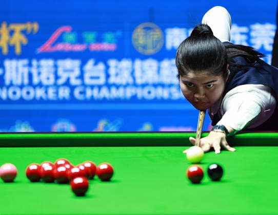(260518) -- DONGGUAN, May 18, 2026 -- Panchaya Channoi competes during the semifinal between Mink Nutcharut of Thailand and Panchaya Channoi of Thailand of the 2026 World Women s Snooker Championship in Dongguan, south China s Guangdong Province, May 18, 2026. ) (SP)CHINA-DONGGUAN-SNOOKER-WORLD WOMEN S CHAMPIONSHIP-SEMIFINAL(CN) HuangxGuobao 