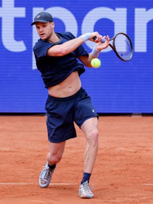 Yannick Hanfmann Germany controls the ball, Bitpanda Hamburg Open, Bitpanda Hamburg Open, Rothenbaum on May 18, 2026 in Hamburg, Germany Photo by Marco Steinbrenner DeFodi Images Yannick Hanfmann Germany controls the ball, Bitpanda Hamburg Open, Bitpanda Hamburg Open, Rothenbaum, May 18, 2026 in Hamburg, Germany Photo by Marco Steinbrenner DeFodi Images