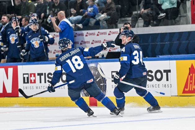 ZURICH, SWITZERLAND MAY 18 Aatu Raty of Finland R celebrates his goal with Vili Saarijarvi of Finland L during the 2026 IIHF Ice Hockey World Championship Switzerland game between Finland and USA at Swiss Life Arena on May 18, 2026 in Zurich, Zurich Zurich Swiss Life Arena Zurich Switzerland Copyright: xJustPictures.ch AndreaxBrancax jp-en-EuSpIm-JP7_ANB_Fin_USA_18052026_9186