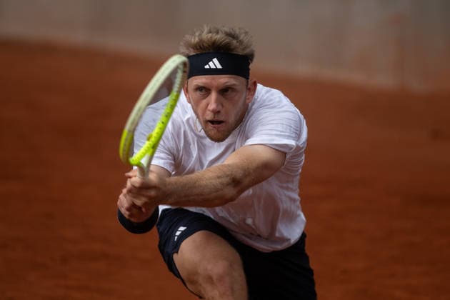 HAMBURG, GERMANY - MAY 18: Alejandro Davidovich Fokina of Spain plays a backhand shot to opponent Corentin Moutet of France during their Men s Singles Round One match at the Bitpanda Hamburg Open on May 18, 2026 in Hamburg, Germany. Credit: Andy Astfalck NurPhoto Germany Copyright: xAndyxAstfalckx