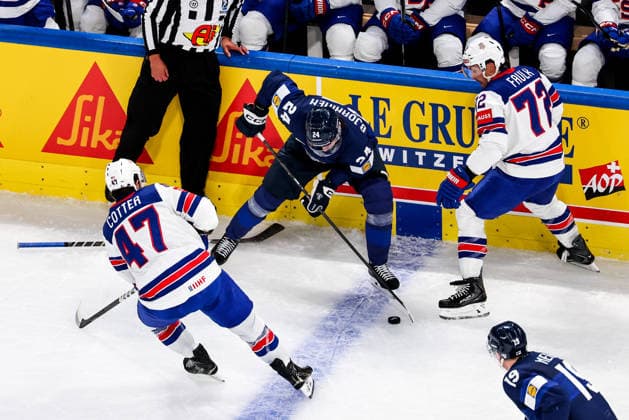 Ice hockey, Eishockey - IIHF WC 2026 ZURICH,SWITZERLAND,18.MAY.26 - ICE HOCKEY - IIHF Ice Hockey World Championship, WM, Weltmeisterschaft 2026, group stage, Finland vs USA. Image shows Paul Cotter (USA), Hannes Bjorninen (FIN) and Justin Faulk (USA).  GEPAxpictures xMaticxKlansek