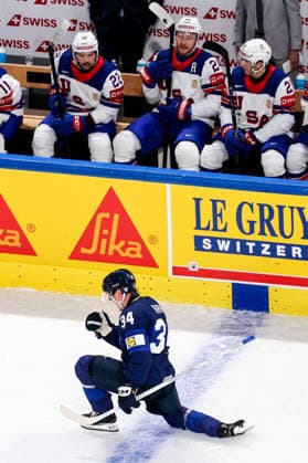 Ice hockey, Eishockey - IIHF WC 2026 ZURICH,SWITZERLAND,18.MAY.26 - ICE HOCKEY - IIHF Ice Hockey World Championship, WM, Weltmeisterschaft 2026, group stage, Finland vs USA. Image shows the rejoicing of Aatu Raty (FIN).  GEPAxpictures xMaticxKlansek