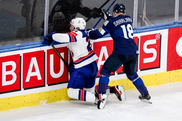 Ice hockey, Eishockey - IIHF WC 2026 ZURICH,SWITZERLAND,18.MAY.26 - ICE HOCKEY - IIHF Ice Hockey World Championship, WM, Weltmeisterschaft 2026, group stage, Finland vs USA. Image shows Mathieu Olivier (USA) and Vili Saarijarvi (FIN).  GEPAxpictures xMaticxKlansek