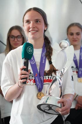 Captain Johanna Hebben Germany U17 with trophy and the team at the DFB Campus for the reception of the European champions Frankfurt 18 05 2026 Reception of the U17 European champions at the DFB Campus