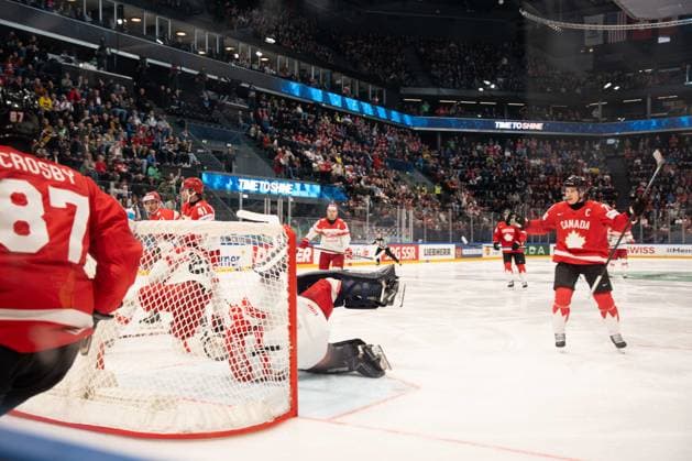 FRIBOURG, FRIBOURG - MAY 18: Canada players celebrate after scoring the opening goal for a 1-0 lead during the 2026 IIHF World Championship, WM, Weltmeisterschaft Preliminary Round Group B match between Canada and Denmark at BCF Arena on May 18, 2026 in Fribourg, Fribourg, Switzerland. Copyright: xLivioxBaeriswylx xSPPx Sportspressphoto_SPR149667