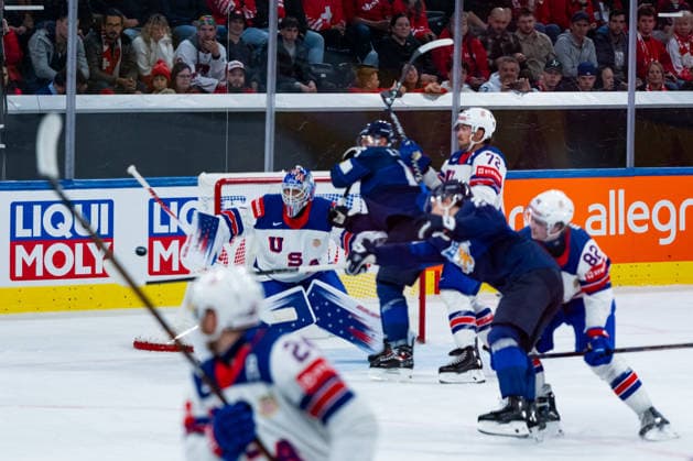 ZURICH, SWITZERLAND - MAY 18: Devin Cooley (United States, 1) keeps his goal clean during the Preliminary Round - Group A Match 17 between Finland and United States at the IIHF Ice hockey, Eishockey World Championship, WM, Weltmeisterschaft 2026, Swiss Life Arena on May 18, 2026 in Zurich, Switzerland. Zurich Switzerland Copyright: xTimoxSteinx