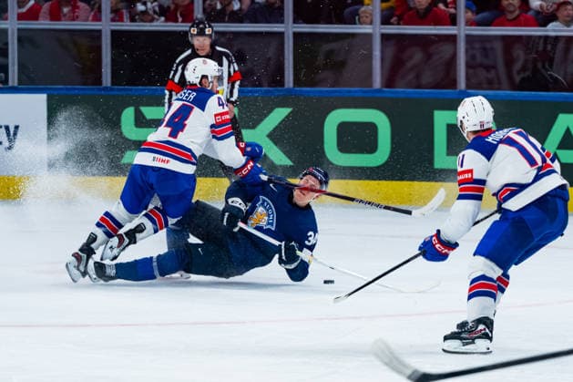 ZURICH, SWITZERLAND - MAY 18: Wyatt Kaiser (United States, 44) against Aatu Raety (Finland, 34) during the Preliminary Round - Group A Match 17 between Finland and United States at the IIHF Ice hockey, Eishockey World Championship, WM, Weltmeisterschaft 2026, Swiss Life Arena on May 18, 2026 in Zurich, Switzerland. Zurich Switzerland Copyright: xTimoxSteinx