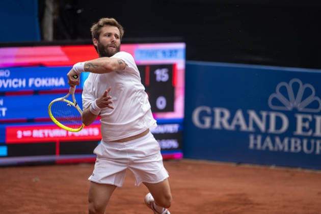 HAMBURG, GERMANY - MAY 18: Corentin Moutet of France plays a forehand shot to oppontent Alejandro Davidovich Fokina of Spain during their Men s Singles Round One match at the Bitpanda Hamburg Open on May 18, 2026 in Hamburg, Germany. Credit: Andy Astfalck NurPhoto Germany Copyright: xAndyxAstfalckx