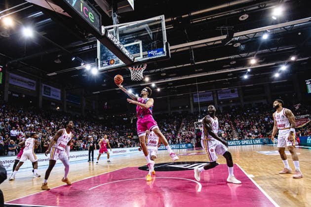 easyCredit Basketball Bundesliga, 2 Playoff Quarterfinals Telekom Baskets Bonn vs Fitness First Baskets Würzburg, 18 05 2026 Michael Kessens Telekom Baskets Bonn 6 scores at the basket easyCredit Basketball Bundesliga, 2 Playoff Quarterfinals Telekom Baskets Bonn vs Fitness First Baskets Würzburg, 18 05 2026, Telekom Dome Bonn Copyright: xBEAUTIFULxSPORTS Derixx
