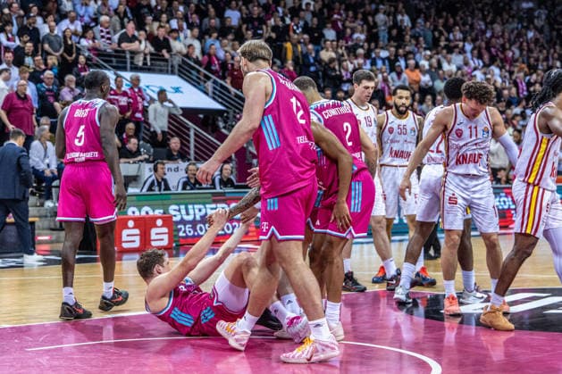 Patrick Heckmann Telekom Baskets Bonn, 33 is down Telekom Baskets Bonn vs Fitness First Wuerzburg Baskets, Basketball, easy Credit BBL, Playoffs, Quarterfinals, Matchday 2, 2025 2026, 18 05 2026 Telekom Baskets Bonn vs Fitness First Wuerzburg Baskets, Basketball, easy Credit BBL, Playoffs, Quarterfinals, Matchday 2, 2025 2026, 18 05 2026 Bonn Copyright: xEibner-Pressefoto GerhardxWingenderx EP_GWR