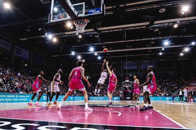 easyCredit Basketball Bundesliga, 2 Playoff Quarterfinals Telekom Baskets Bonn vs Fitness First Baskets Würzburg, 18 05 2026 Johnathan Stove Würzburg 22 vs Grayson Murphy Telekom Baskets Bonn 7 easyCredit Basketball Bundesliga, 2 Playoff Quarterfinals Telekom Baskets Bonn vs Fitness First Baskets Würzburg, 18 05 2026, Telekom Dome Bonn Copyright: xBEAUTIFULxSPORTS Derixx