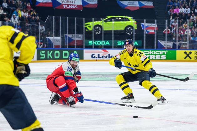260518 Jakub Flek of Czech Republic and Albert Johansson of Sweden during the 2026 IIHF Ice Hockey World Championship match between Sweden and Czech Republic on May 18, 2026 in Fribourg Photo Jesper Zerman BILDBYRAN kod JZ JZ0719 ishockey ice hockey ishockey vm 2026 vm 2026 iihf world championship sverige sweden tjeckien czech republic bbeng  Copyright: JESPERxZERMAN BB260518JZ109