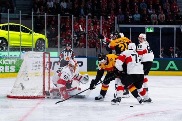 ZURICH, SWITZERLAND - MAY 18: Nicolas Kraemmer (Germany, 21) and Andreas Eder (Germany, 43) against Janis Moser (Switzerland, 86), Dominik Egli (Switzerland, 72) and Leonardo Genoni (Switzerland, 63) during the Preliminary Round - Group A Match 19 between Germany and Switzerland at the IIHF Ice hockey, Eishockey World Championship, WM, Weltmeisterschaft 2026, Swiss Life Arena on May 18, 2026 in Zurich, Switzerland. Zurich Switzerland Copyright: xTimoxSteinx