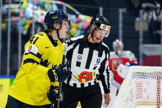 260518 Ivar Stenberg of Sweden during the 2026 IIHF Ice Hockey World Championship match between Sweden and Czech Republic on May 18, 2026 in Fribourg Photo Jesper Zerman BILDBYRAN kod JZ JZ0719 ishockey ice hockey ishockey vm 2026 vm 2026 iihf world championship sverige sweden tjeckien czech republic bbeng  Copyright: JESPERxZERMAN BB260518JZ120