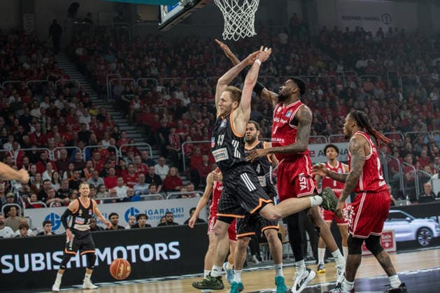 Bamberg, Germany 18 May 2026 1 BBL Playoff Quarterfinals 2025 2026 Sp 2 Bamberg Baskets vs Ratiopharm Ulm In the picture Christian Sengfelder Ulm is blocked by Ejiofor Onu Bamberg Brose Arena Bayern Copyright: xFotostandx xSchmittx