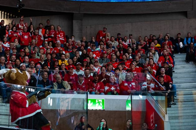 ZURICH, SWITZERLAND - MAY 18: Cooly shooting towels during the Preliminary Round - Group A Match 19 between Germany and Switzerland at the IIHF Ice hockey, Eishockey World Championship, WM, Weltmeisterschaft 2026, Swiss Life Arena on May 18, 2026 in Zurich, Switzerland. Zurich Switzerland Copyright: xTimoxSteinx