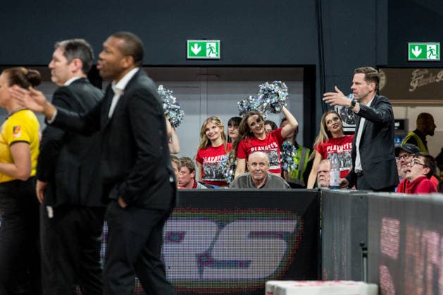 Bamberg, Germany 18 May 2026 1 BBL Playoff Quarterfinals 2025 2026 Sp 2 Bamberg Baskets vs Ratiopharm Ulm In the picture Sports Director of Ulm Thortsen Leibenath discusses fiercely with the referees Brose Arena Bayern Copyright: xFotostandx xSchmittx