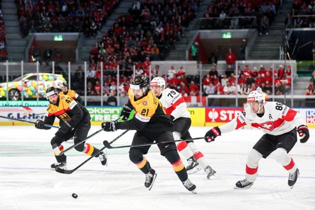 Ice hockey, Eishockey - IIHF WC 2026 ZURICH,SWITZERLAND,18.MAY.26 - ICE HOCKEY - IIHF Ice Hockey World Championship, WM, Weltmeisterschaft 2026, group stage, Germany vs Switzerland. Image shows Leon Huttl (GER) and Janis Moser (SUI).  GEPAxpictures xMaticxKlansek