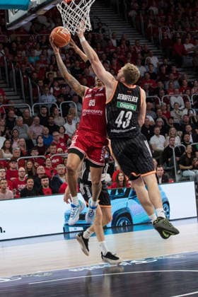 Bamberg, Germany 18 May 2026 1 BBL Playoff Quarterfinals 2025 2026 Sp 2 Bamberg Baskets vs Ratiopharm Ulm Pictured from left Austin Crowley Bamberg and Christian Sengfelder Ulm Brose Arena Bayern Copyright: xFotostandx xSchmittx