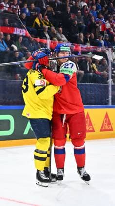 From left Jakob Silfverberg of Sweden and Marek Alscher of Czech Republic during the IIHF World Championship, WM, Weltmeisterschaft Group B match Sweden vs Czech Republic on May 18, 2026, Fribourg, Switzerland. (CTKxPhoto RadekxPetrasek) CTKPhotoP2026051807940  CTKPhotoP2026051807940