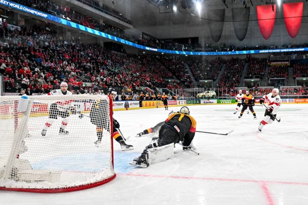 ZURICH, SWITZERLAND MAY 18 Sven Andrighetto of Switzerland scores a goal against goalkeeper Jonas Stettmer of Germany during the 2026 IIHF Ice Hockey World Championship Switzerland game between Germany and Switzerland at Swiss Life Arena on May 18, 2026 in Zurich, Zurich Zurich Swiss Life Arena Zurich Switzerland Copyright: xJustPictures.ch AndreaxBrancax jp-en-EuSpIm-JP7_ANB_Ger_Sui_18052026_5397