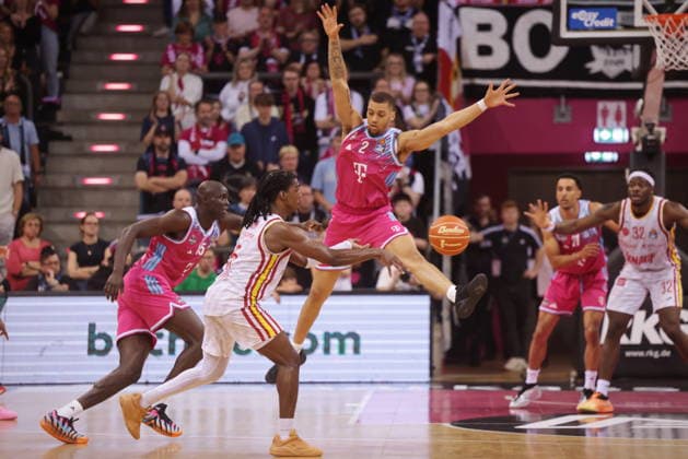 Alijah Comithier Telekom Baskets Bonnvs Fitness First Würzburg Baskets Playoffs Quarterfinals Game 2 Season 2025 26