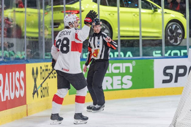 18 05 2026, Zurich, Swiss Life Arena, Ice Hockey World Championships Germany Switzerland, 88 Christoph Bertschy Switzerland cheers to 0 2 Zurich Swiss Life Arena Zurich Switzerland Copyright: xJustPictures.ch StefanxEmchx jp-de-StEm-DSC0097420260518