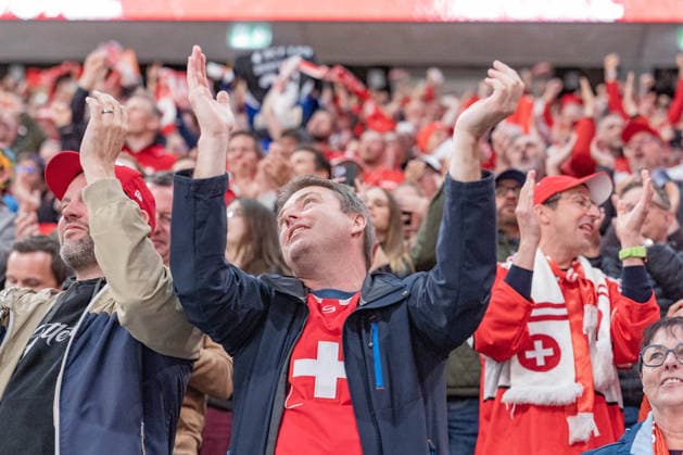 18 05 2026, Zurich, Swiss Life Arena, Ice Hockey World Championships Germany Switzerland, The Swiss fans celebrate in the Swiss Life Arena Zurich Swiss Life Arena Zurich Switzerland Copyright: xJustPictures.ch StefanxEmchx jp-de-StEm-DSC0106020260518