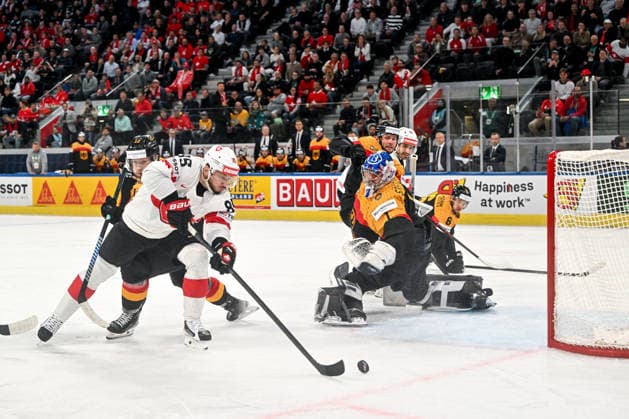 ZURICH, SWITZERLAND MAY 18 Sven Andrighetto of Switzerland scores a goal against goalkeeper Jonas Stettmer of Germany during the 2026 IIHF Ice Hockey World Championship Switzerland game between Germany and Switzerland at Swiss Life Arena on May 18, 2026 in Zurich, Zurich Zurich Swiss Life Arena Zurich Switzerland Copyright: xJustPictures.ch AndreaxBrancax jp-en-EuSpIm-JP7_ANB_Ger_Sui_18052026_2330