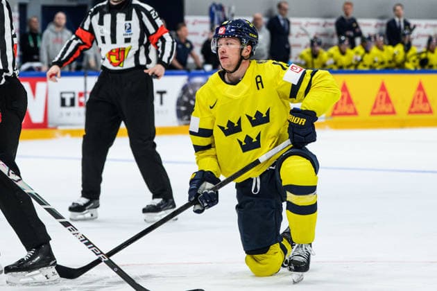 260518 Lucas Raymond of Sweden looks dejected during the 2026 IIHF Ice Hockey World Championship match between Sweden and Czech Republic on May 18, 2026 in Fribourg Photo Jesper Zerman BILDBYRAN kod JZ JZ0719 ishockey ice hockey ishockey vm 2026 vm 2026 iihf world championship sverige sweden tjeckien czech republic bbeng depp  Copyright: JESPERxZERMAN BB260518JZ156