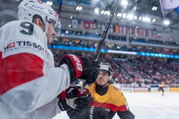 18 05 2026, Zurich, Swiss Life Arena, Ice Hockey World Championships Germany Switzerland, 9 Damien Riat Switzerland Zurich Swiss Life Arena Zurich Switzerland Copyright: xJustPictures.ch StefanxEmchx jp-de-StEm-DSC0059120260518