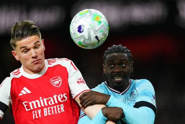 Viktor Gyokeres of Arsenal battles with Axel Tuanzebe of Burnley Arsenal v Burnley, Premier League, Football, Emirates Stadium, London, UK - 18 May 2026London Emirates Stadium United Kingdom EDITORIAL USE ONLY No use with unauthorised audio, video, data, fixture lists, club league logos or live services. Online in-match use limited to 120 images, no video emulation. No use in betting, games or single club league player publications. Copyright: xJavierxGarcia Shutterstockx 16881286ad