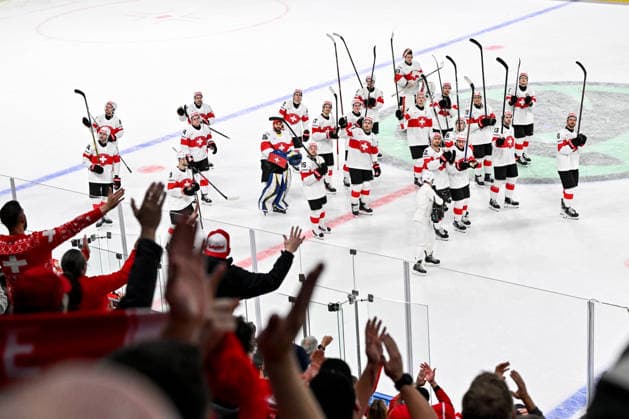 ZURICH, SWITZERLAND - MAY 18: Switzerland celebrate the victory during the 2026 IIHF Ice hockey, Eishockey World Championship, WM, Weltmeisterschaft Switzerland game between Germany and Switzerland at Swiss Life Arena on May 18, 2026 in Zurich, Zurich. Zurich Swiss Life Arena Zurich Switzerland *** ZURICH, SWITZERLAND MAY 18 Switzerland celebrate the victory during the 2026 IIHF Ice Hockey World Championship Switzerland game between Germany and Switzerland at Swiss Life Arena on May 18, 2026 in Zurich, Zurich Zurich Swiss Life Arena Zurich Switzerland Copyright: xJustPictures.ch AndreaxBrancax jp-en-EuSpIm-JP7_ANB_Ger_Sui_18052026_2915