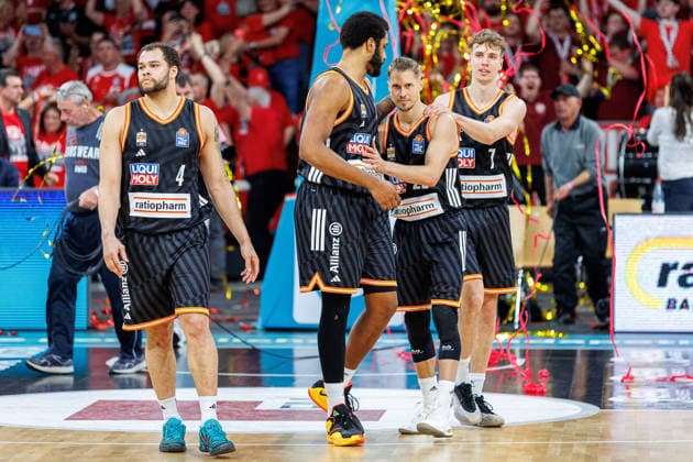Christopher Ledlum ratiopharm Ulm, 04 , Joel Soriano ratiopharm Ulm, 12 , Thomas Klepeisz ratiopharm Ulm, 22 , Tobias Jensen ratiopharm Ulm, 07 , disappointed, disappointment, negative emotions, negative emotion, end of game, BMA365 Bamberg Baskets vs ratiopharm Ulm, Basketball, easyCredit BBL, Playoff Quarterfinals, Game 2, 18 05 2026 BMA365 Bamberg Baskets vs ratiopharm Ulm, Basketball, easyCredit BBL, Playoff Quarterfinals, Game 2, 18 05 2026 Bamberg Copyright: xEibner-Pressefoto G.xSantemizx EP_EER