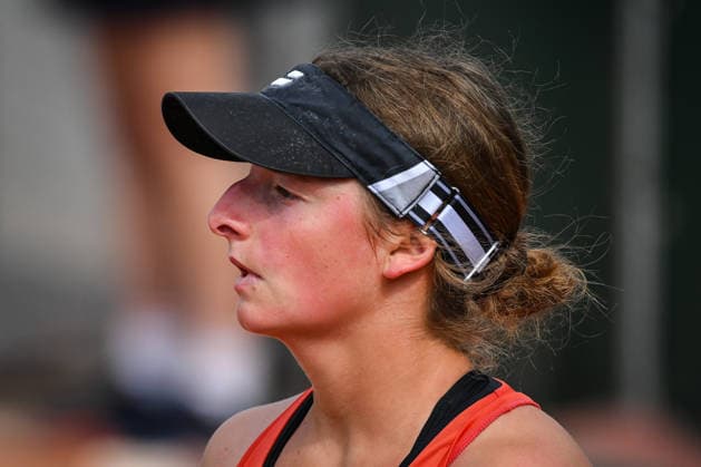 May 18, 2026, Paris, France, France: Manon LEONARD of France during the first qualifying day of the Roland-Garros 2026, French Open 2026, Grand Slam tennis tournament at Roland-Garros Stadium on May 18, 2026 in Paris, France. Paris France - ZUMAm308 20260518_zsp_m308_089 Copyright: xMatthieuxMirvillex