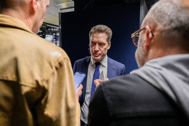 260518 Head coach Sam Hallam of Sweden in the mixed zone after the 2026 IIHF Ice Hockey World Championship match between Sweden and Czech Republic on May 18, 2026 in Fribourg Photo Jesper Zerman BILDBYRAN kod JZ JZ0719 ishockey ice hockey ishockey vm 2026 vm 2026 iihf world championship sverige sweden tjeckien czech republic bbeng  Copyright: JESPERxZERMAN BB260518JZ181