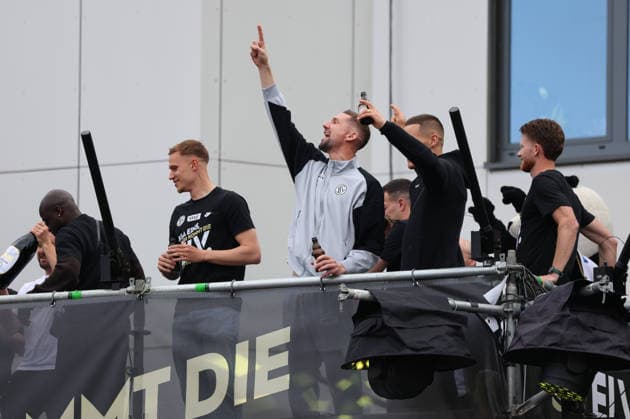18 05 2026, Football, Men, 2 Bundesliga, Season 2025 2026, SV 07 Elversberg promotion celebration The SV 07 Elversberg team celebrates promotion to the Bundesliga on a makeshift balcony in front of the town hall in Spiesen Elversberg, Amara Conde SV 07 Elversberg , Luis Seifert SV 07 Elversberg , Frank Lehmann SV 07 Elversberg , Lukas Pinckert SV 07 Elversberg , Florian Le Joncour SV 07 Elversberg Spiesen Elversberg Rathaus Saarland Germany DEU Copyright: xFabianxKleerx
