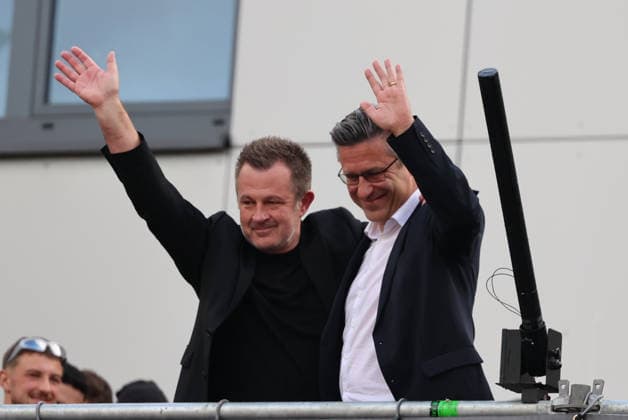 18 05 2026, Football, Men, 2 Bundesliga, Season 2025 2026, SV 07 Elversberg promotion celebration The SV 07 Elversberg team celebrates promotion to the Bundesliga on a provisional balcony in front of the town hall in Spiesen Elversberg, Vice President Swen Hoffmann SV 07 Elversberg , Member of the Presidium Andreas Abel SV 07 Elversberg Spiesen Elversberg Rathaus Saarland Germany DEU Copyright: xFabianxKleerx