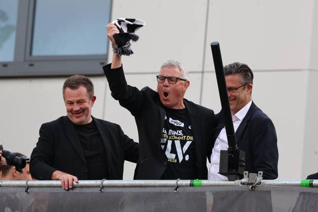 18 05 2026, Football, Men, 2 Bundesliga, Season 2025 2026, SV 07 Elversberg promotion celebration The SV 07 Elversberg team celebrates promotion to the Bundesliga on a provisional balcony in front of the town hall in Spiesen Elversberg, Vice President Swen Hoffmann SV 07 Elversberg , Presidium member Andreas Abel SV 07 Elversberg , Supervisory Board member Wolfgang Lauer SV 07 Elversberg Spiesen Elversberg Rathaus Saarland Germany DEU Copyright: xFabianxKleerx