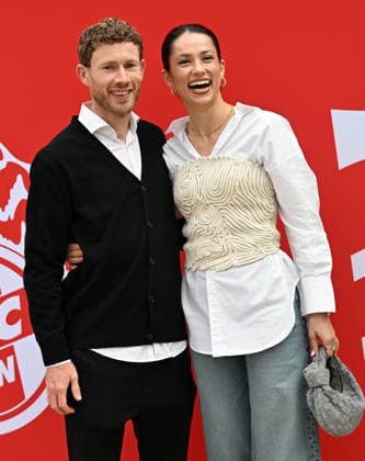 18 05 2026, xophax, Soccer 1 Bundesliga, Cologne Cologne , 1 FC Koeln end of season summer break end of season in the Cologne Flora Florian Kainz 1 FC Köln , left and Mrs. Nadine Koeln