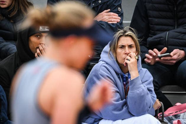 May 18, 2026, Paris, France, France: Harriet DART of Great Britain and Marion BARTOLI during the first qualifying day of the Roland-Garros 2026, French Open 2026, Grand Slam tennis tournament at Roland-Garros Stadium on May 18, 2026 in Paris, France. Paris France - ZUMAm308 20260518_zsp_m308_117 Copyright: xMatthieuxMirvillex