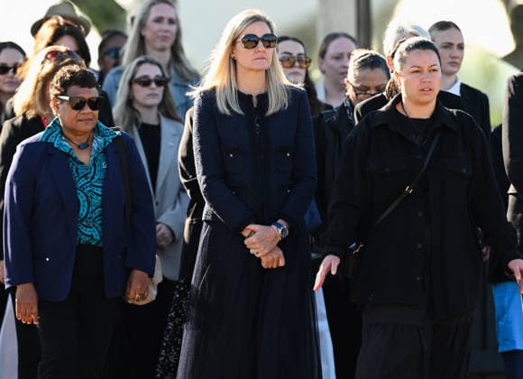 Kirsty Coventry, ( centre ) International Olympic Committee President during an official pÅwhiri and cultural welcome at Orakei Marae in Auckland, New Zealand on Tuesday 19 May 2026. Auckland New Zealand Copyright: xAndrewxCornaga x