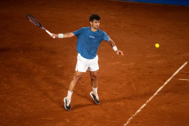 Bitpanda Hamburg Open 2026 - Day 3 Marcos Giron of the United States plays a forehand against Ben Shelton of the United States during their Men s Singles Round One match at the Bitpanda Hamburg Open in Hamburg, Germany, on May 18, 2026. Hamburg Germany  Copyright: xAndyxAstfalckx originalFilename:astfalck-bitpanda260518_npgWg.jpg