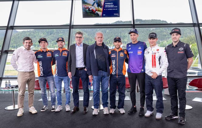 MOTORSPORTS - MotoGP, GP of Austria 2026 SPIELBERG,AUSTRIA,19.MAY.26 - MOTORSPORTS - MotoGP, Grand Prix of Austria, Red Bull Ring, preview, media day. Image shows sporting director Carlos Ezpeleta (MotoGP), Pedro Acosta (ESP Red Bull KTM Factory Racing), Brad Binder (RSA Red Bull KTM Factory Racing), general manager Thomas Ueberall (Red Bull Ring), Helmut Marko , Enea Bastianini (ITA Red Bull KTM Tech3), Toprak Razgatlioglu (TUR Prima Pramac Yamaha MotoGP), Leo Rammerstorfer (AUT SIC58 Squadra Corse) and technical director Jason Kehl (Harley Davidson Factory). GEPAxpictures xHaraldxSteiner