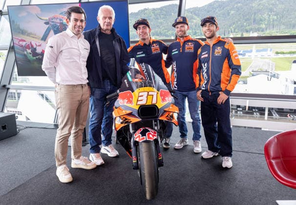 MOTORSPORTS - MotoGP, GP of Austria 2026 SPIELBERG,AUSTRIA,19.MAY.26 - MOTORSPORTS - MotoGP, Grand Prix of Austria, Red Bull Ring, preview, media day. Image shows sporting director Carlos Ezpeleta (MotoGP), Helmut Marko , Pedro Acosta (ESP Red Bull KTM Factory Racing), Brad Binder (RSA Red Bull KTM Factory Racing) and Enea Bastianini (ITA Red Bull KTM Tech3). GEPAxpictures xHaraldxSteiner