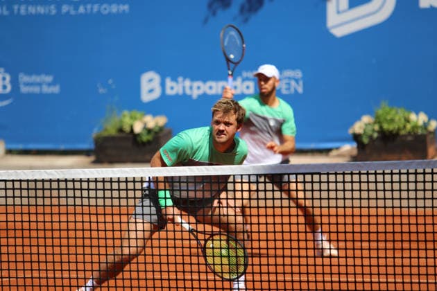 Bitpanda Hamburg Open at Hamburg Rothenbaum, ATP 500, doubles Kevin Krawietz at the net and Tim Pütz h